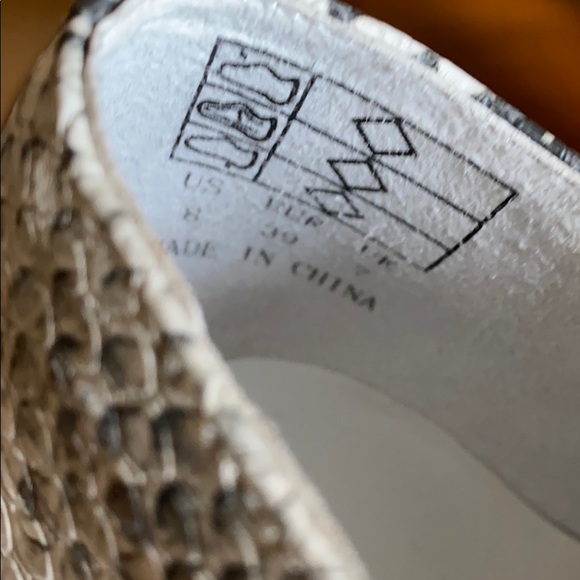 Kendall + Kylie snakeskin bottles size 8 - Picture 6 of 8